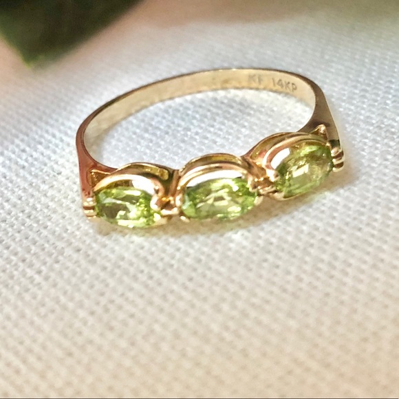Jewelry - 14K Gold 3 Peridot Ring - Size 7.5-8